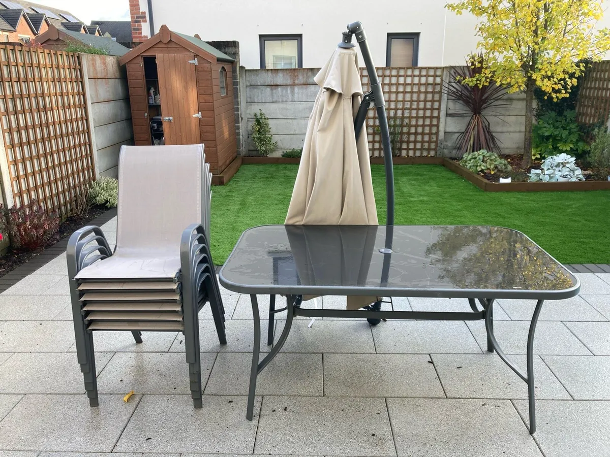 Patio forniture - Image 1