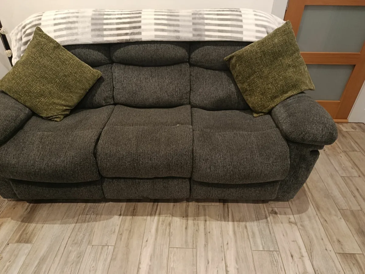 Settee - Image 1