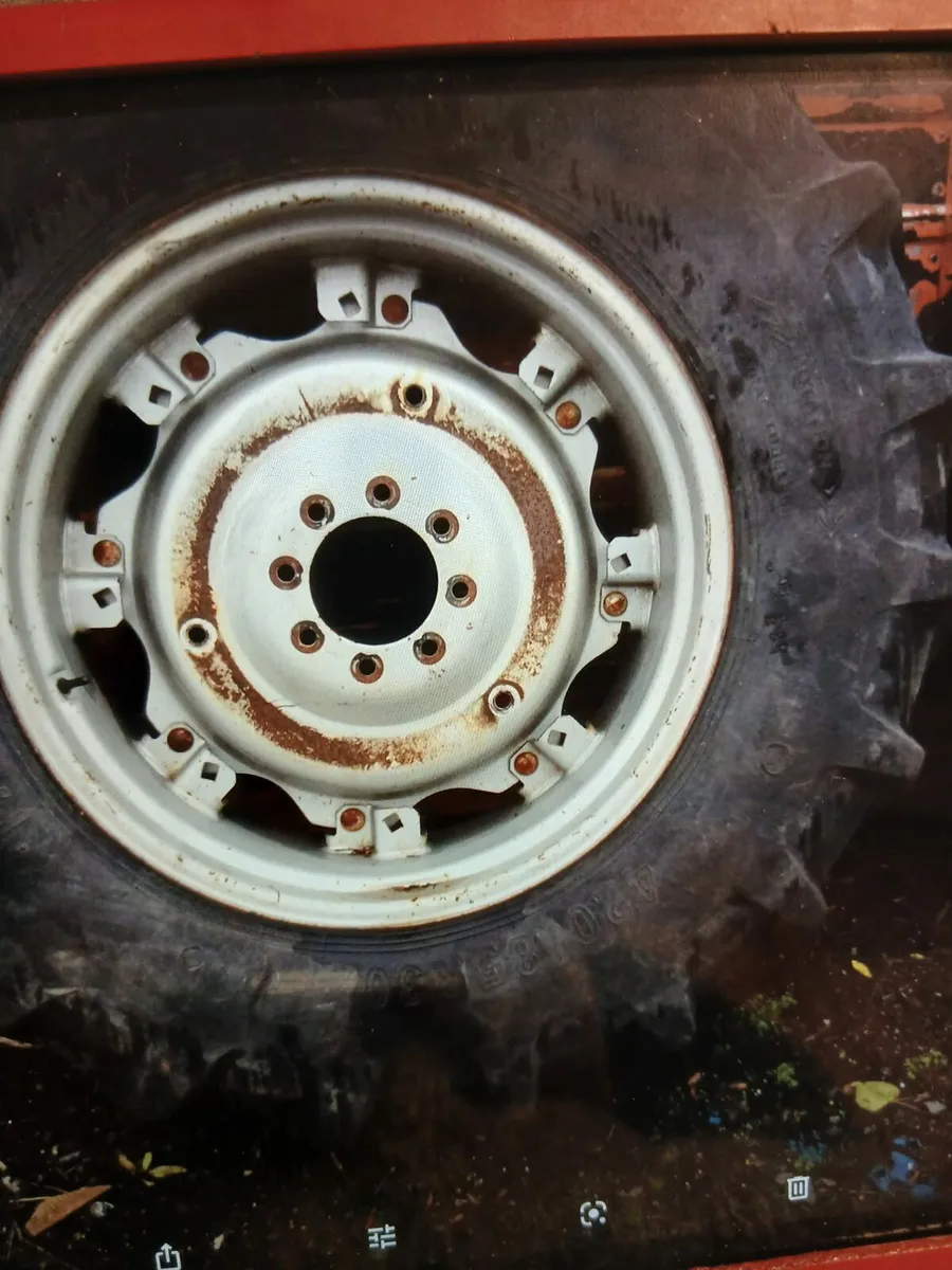 Tractor wheels for sale - Image 3