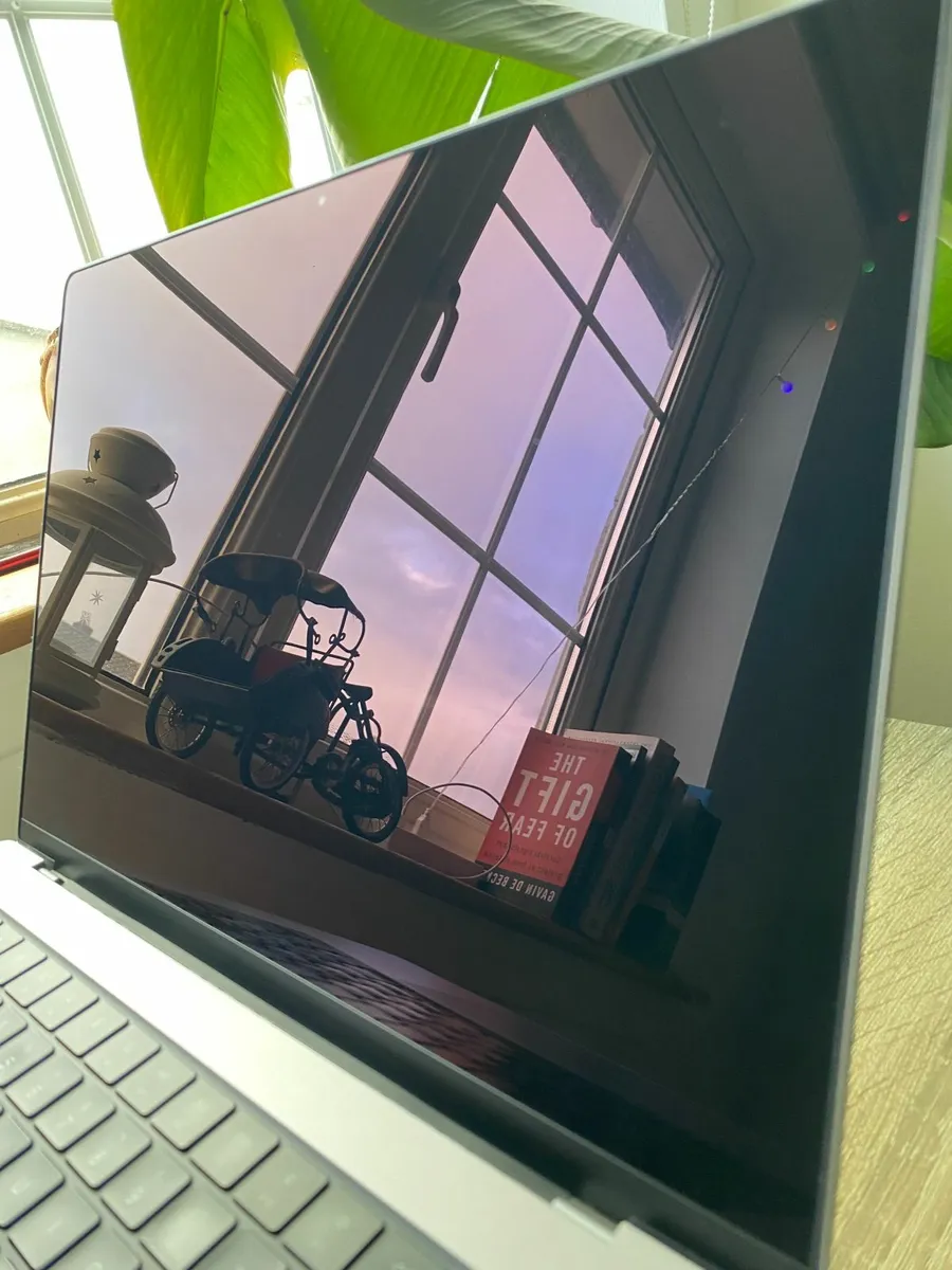 MacBook Pro 16" 2021 M1 Pro | 16GB | 512GB - Image 4