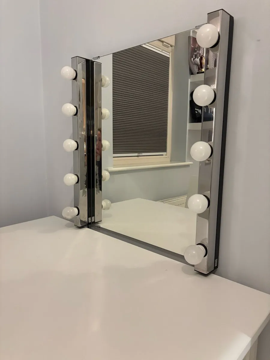 Vanity mirror table and chair - Image 2