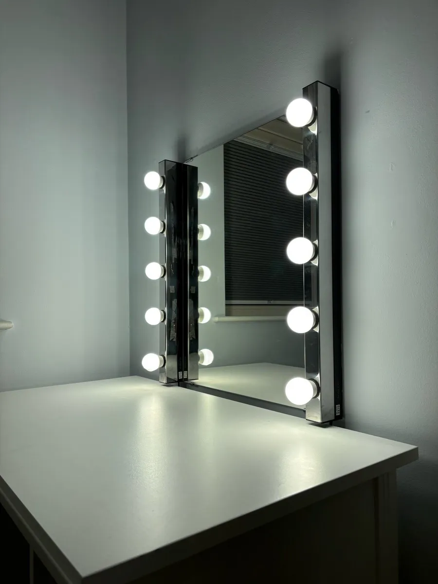 Vanity mirror table and chair - Image 3
