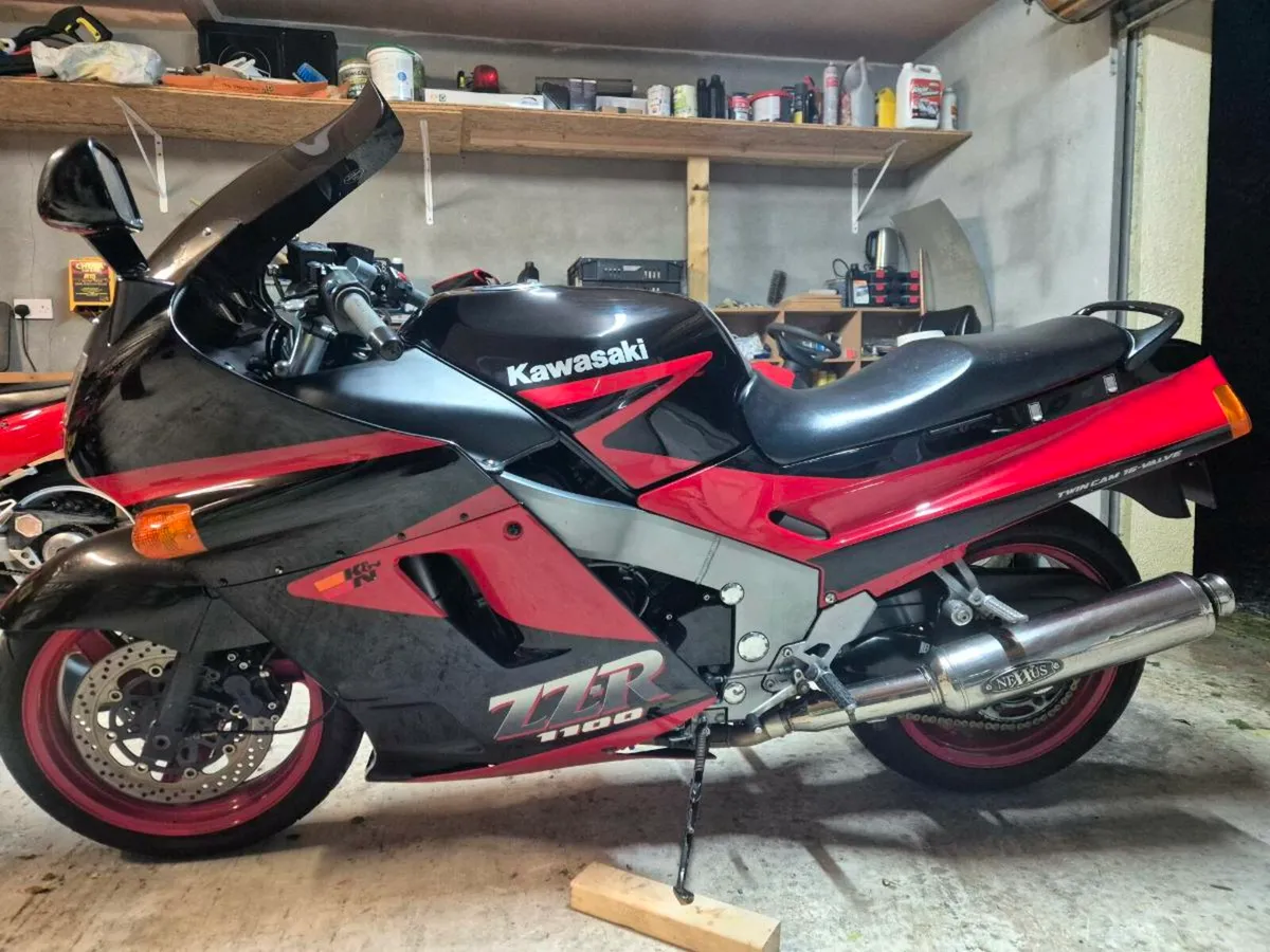Kawasaki ZZR1100 - Image 1