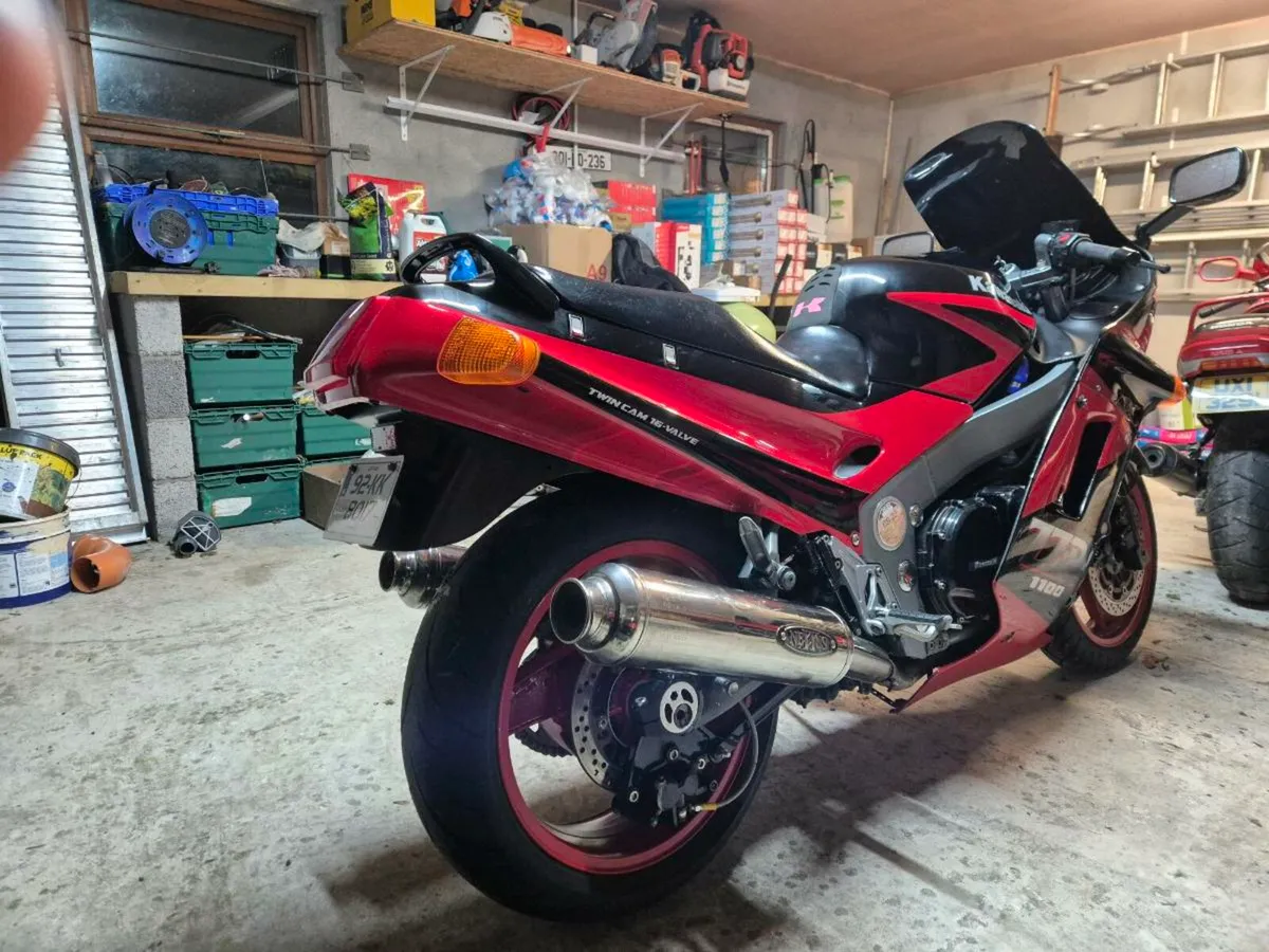 Kawasaki ZZR1100 - Image 4