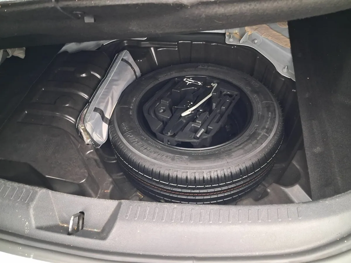 Renault Megane 2017 - Image 2