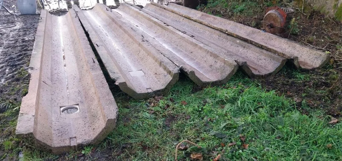 Concrete feeding troughs - Image 2