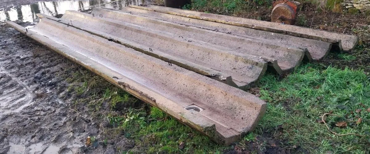 Concrete feeding troughs - Image 3