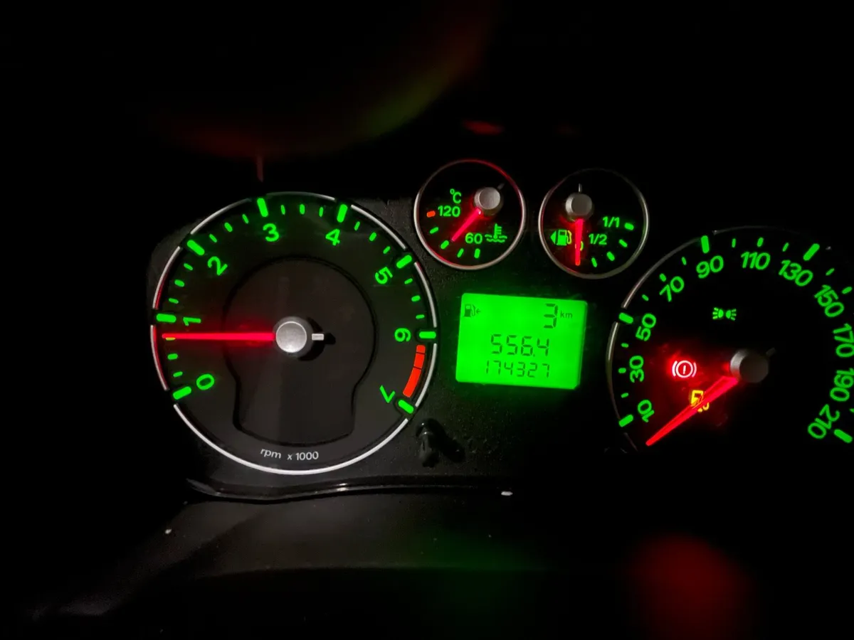 Ford fiesta - Image 3