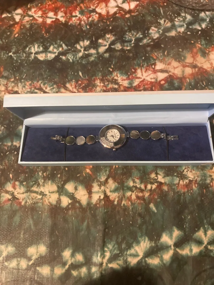 Ladies new bridge watch new in box free postage - Image 1