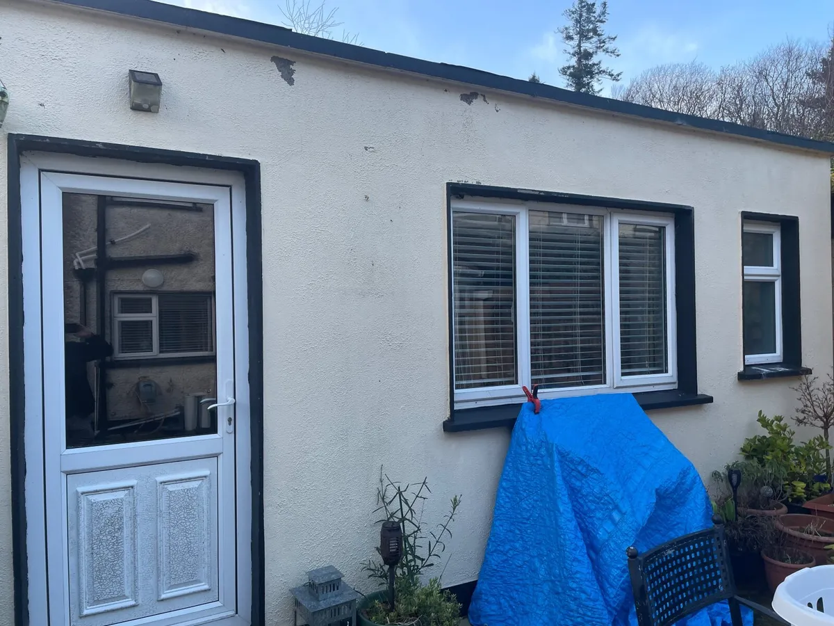 Double En-suite private entrance and parking - Image 2