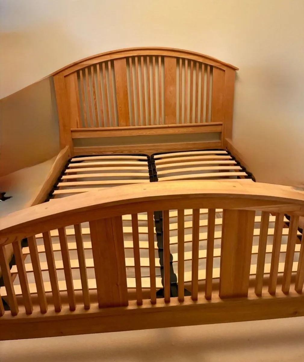 Ex Caseys Extremely Solid 5 Ft Oak King Size Bed - Image 1