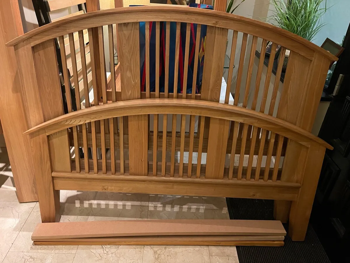 Ex Caseys Extremely Solid 5 Ft Oak King Size Bed - Image 4