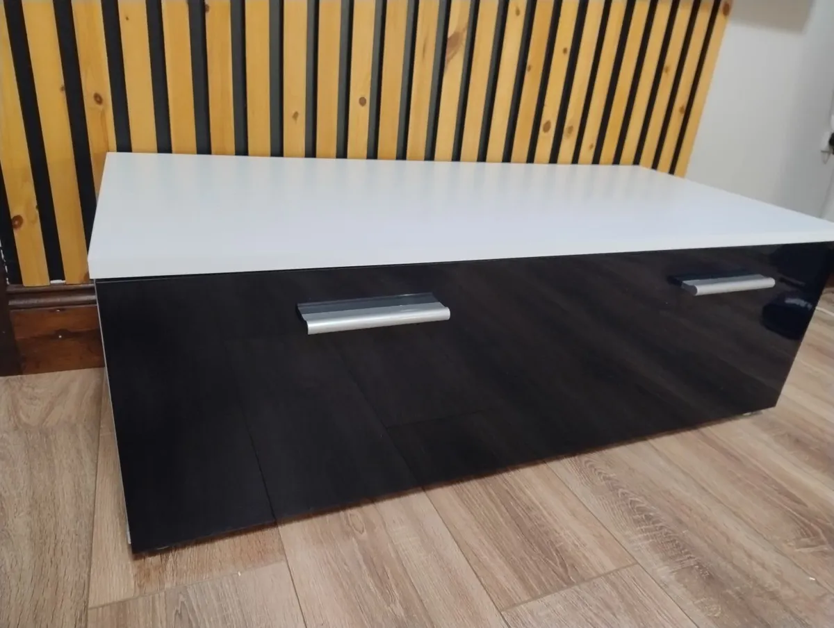 Tv stand - Image 2