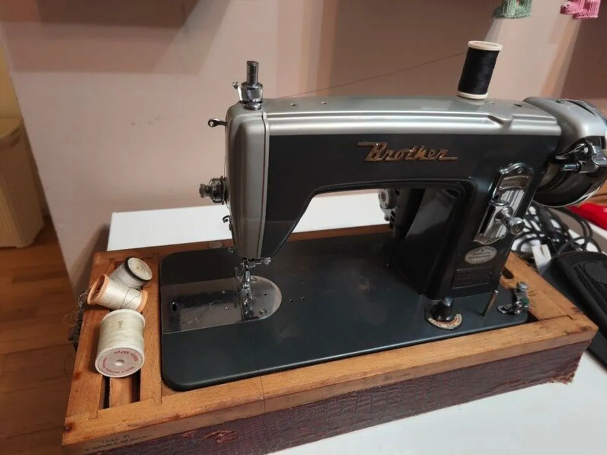 Vintage Brother sawing machine - Image 2