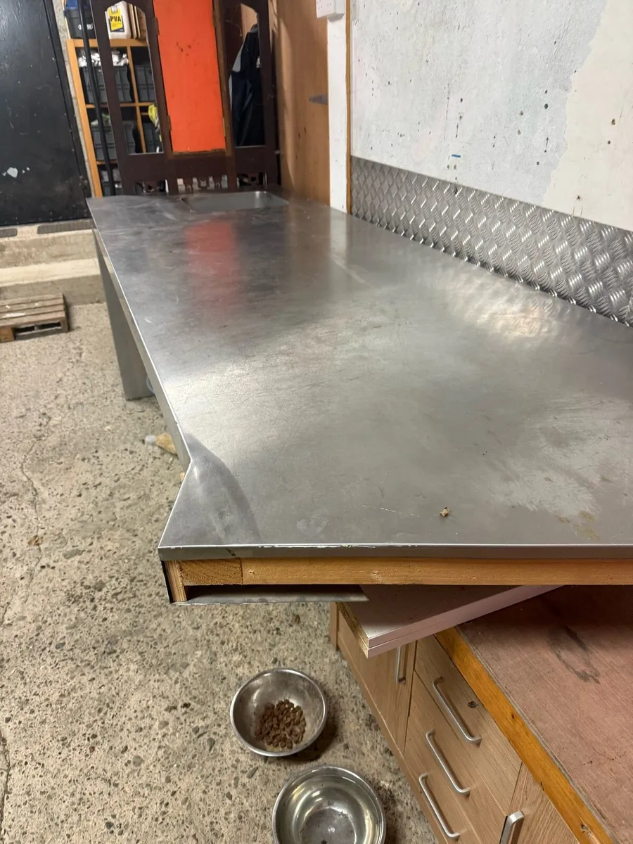 Outdoor kitchen/bar counter - Image 2