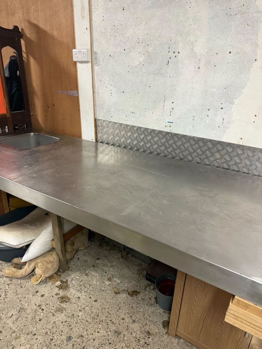 Outdoor kitchen/bar counter - Image 3