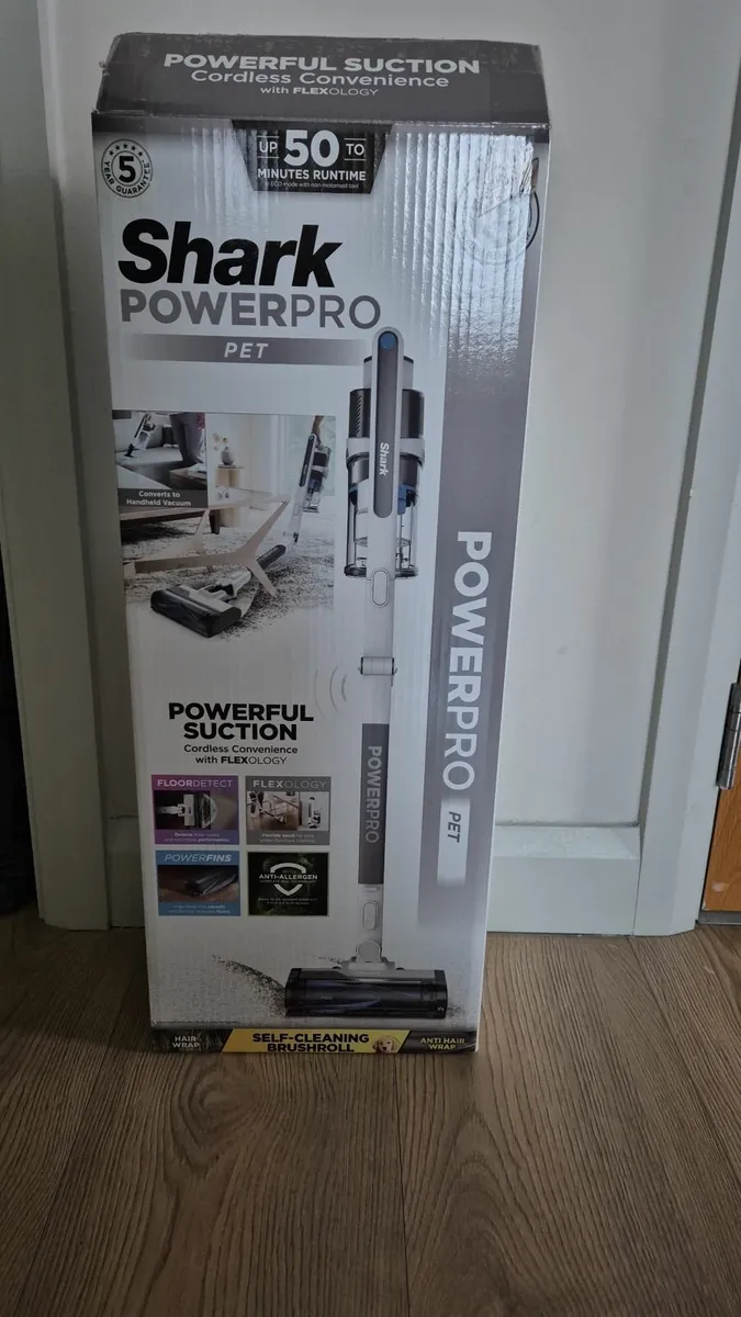 Shark vacuum - Image 1