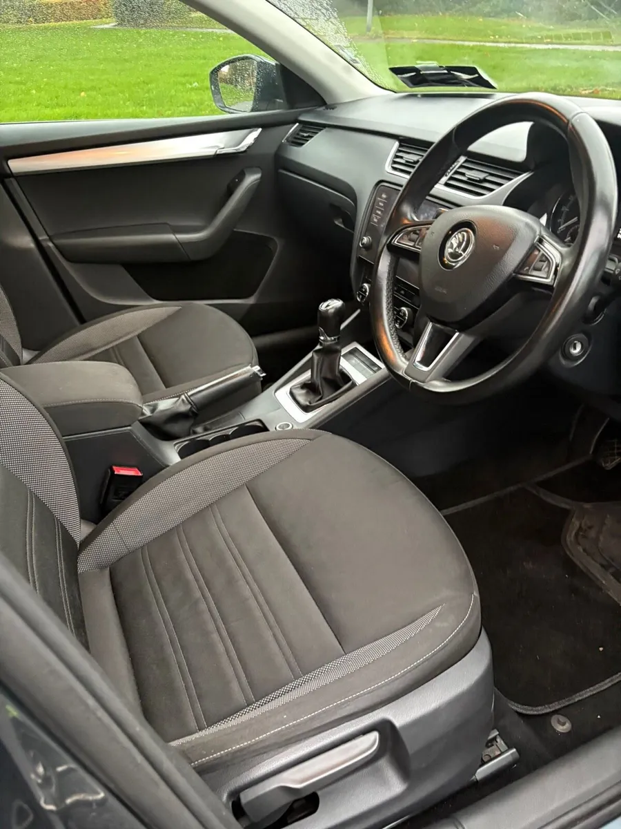 Skoda Octavia low mileage - Image 4