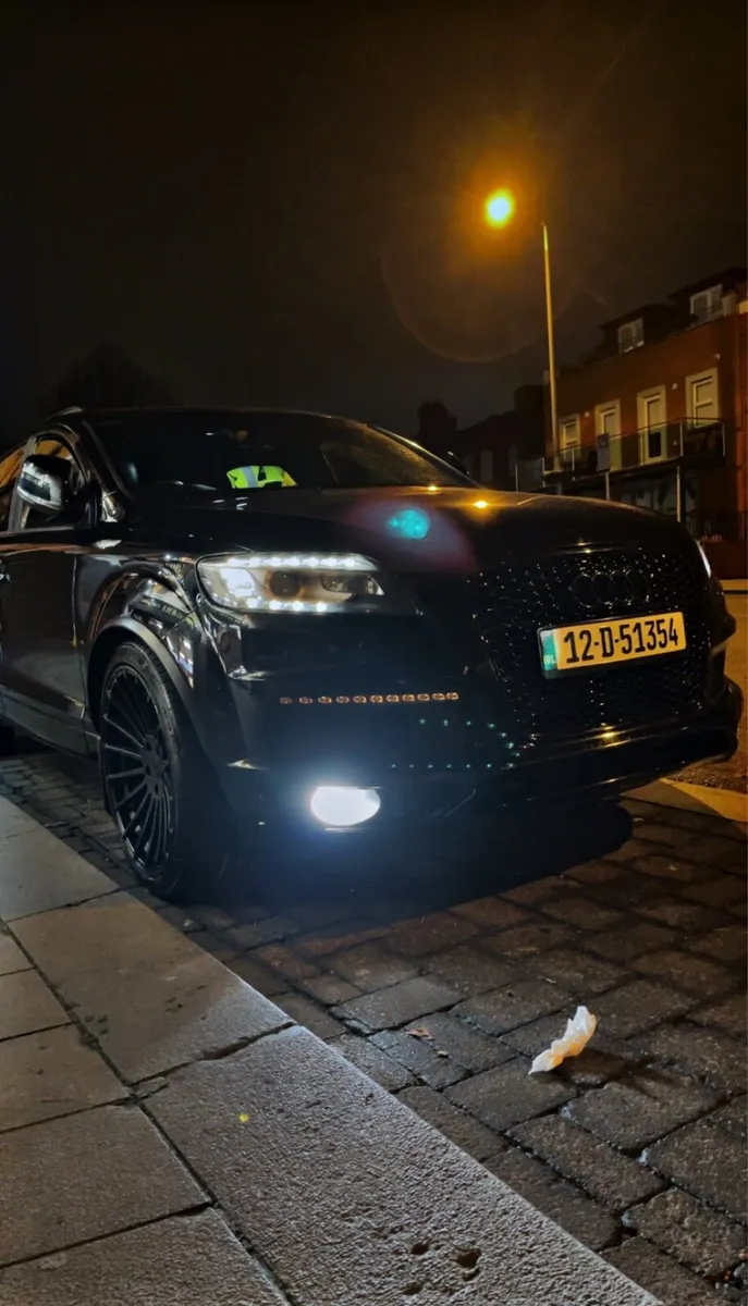 Audi Q7 - Image 2