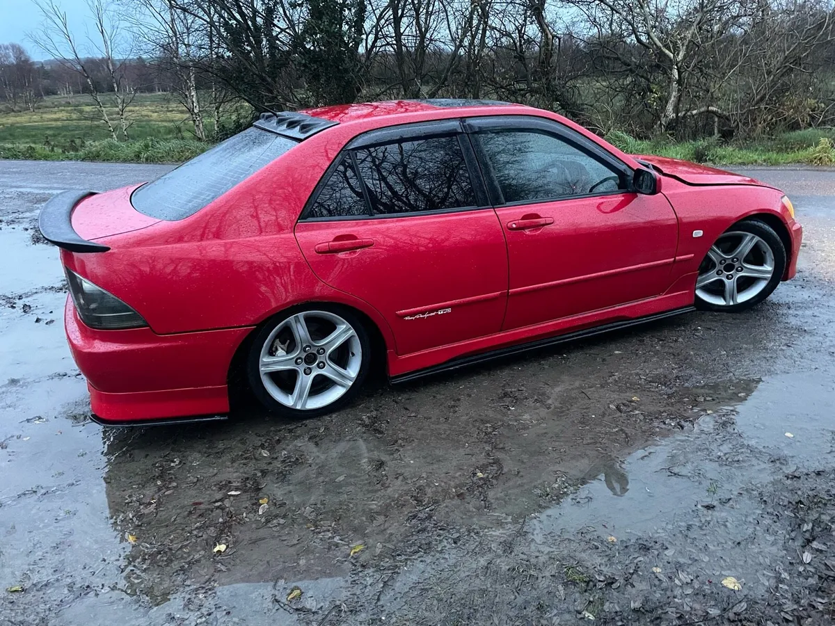 04 Is200 Se Genuine red - Image 3