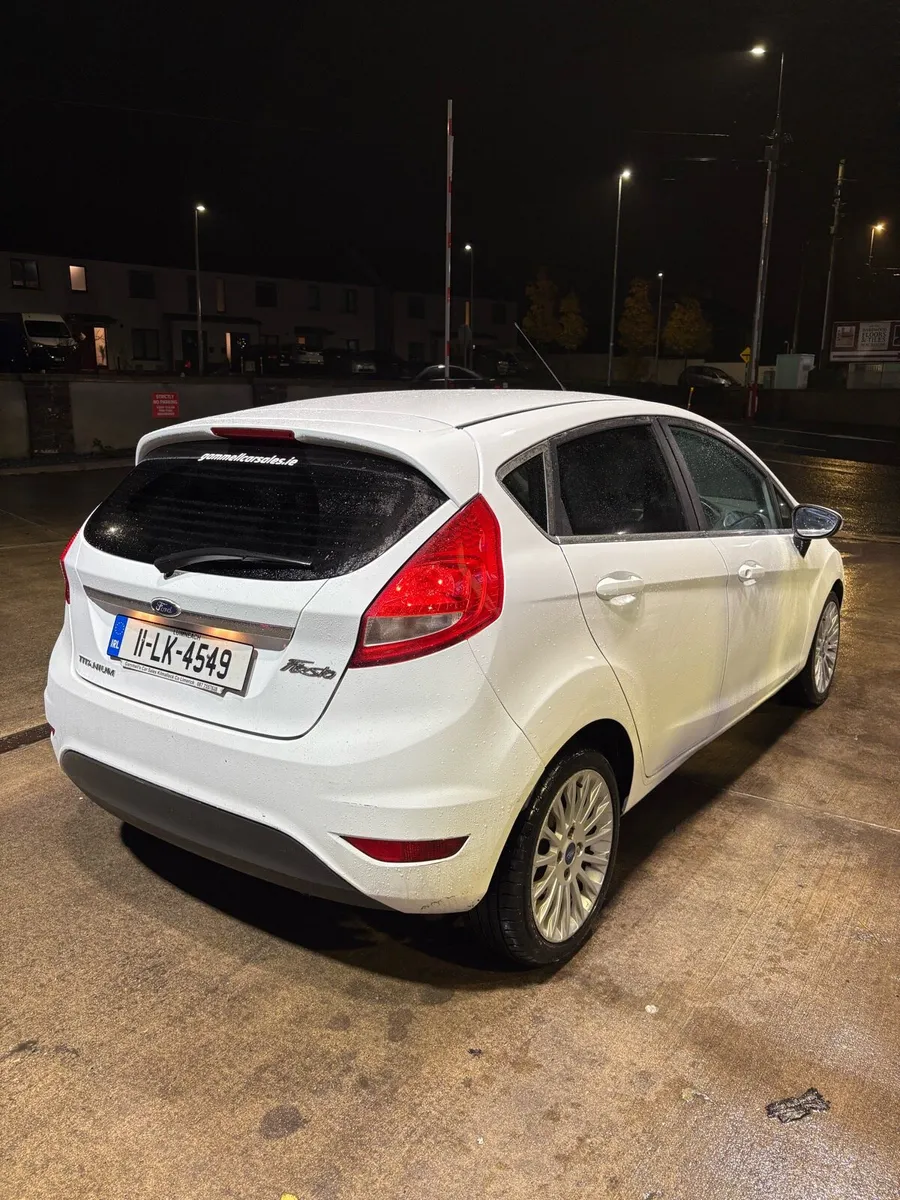 Ford fiesta titanium - Image 2