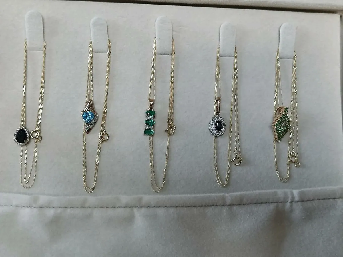 9 CT Gold Diamonds Necklaces - Image 2