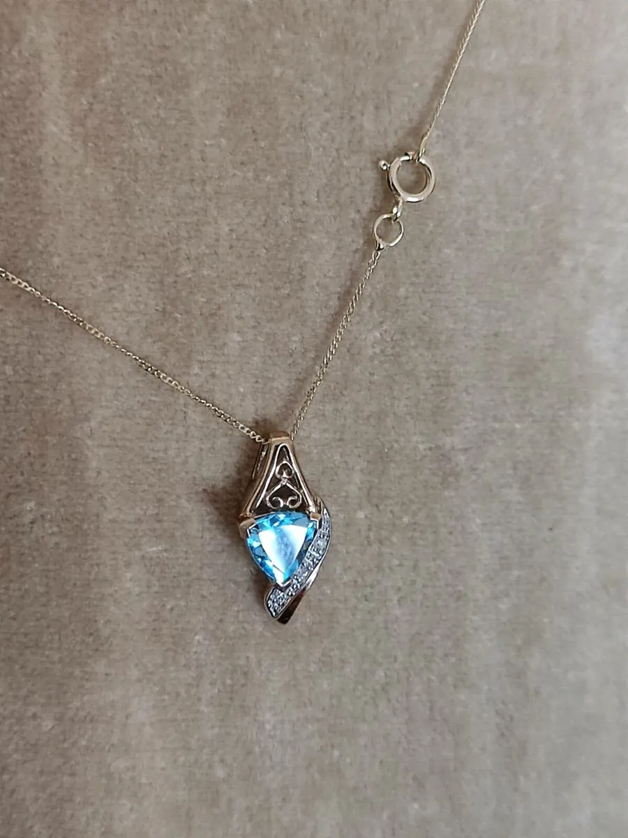 9 CT Gold Diamonds Necklaces - Image 3