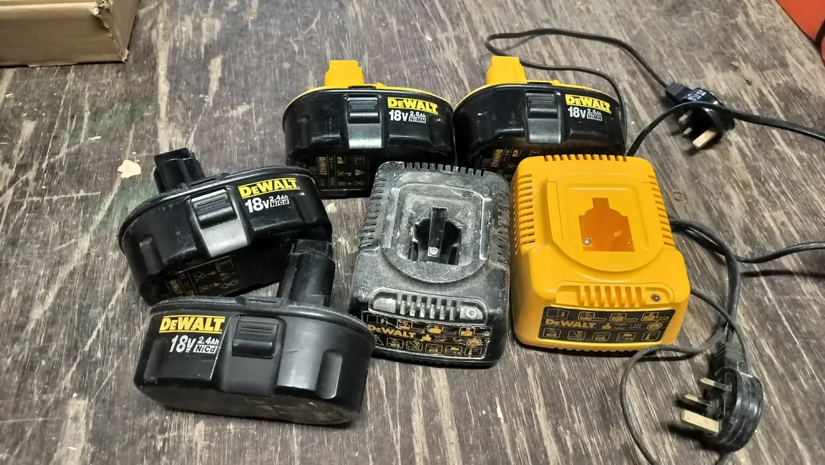 Dewalt Batteries,and chargers 18v - Image 2