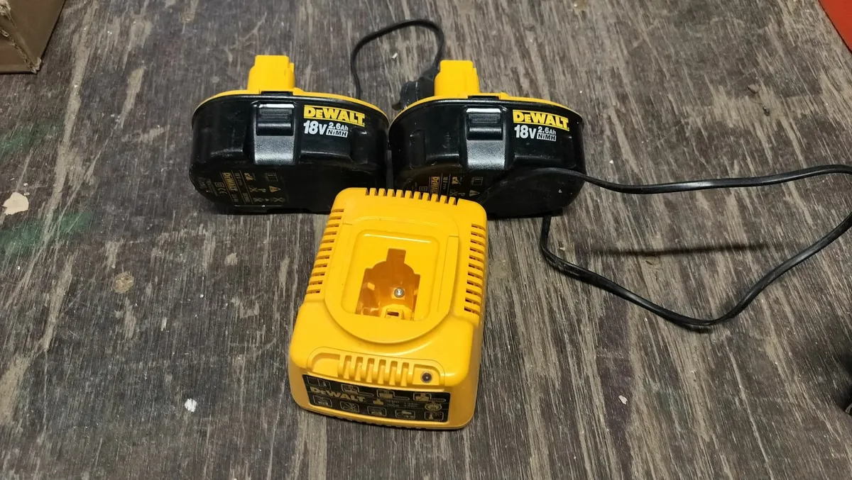 Dewalt Batteries,and chargers 18v - Image 1