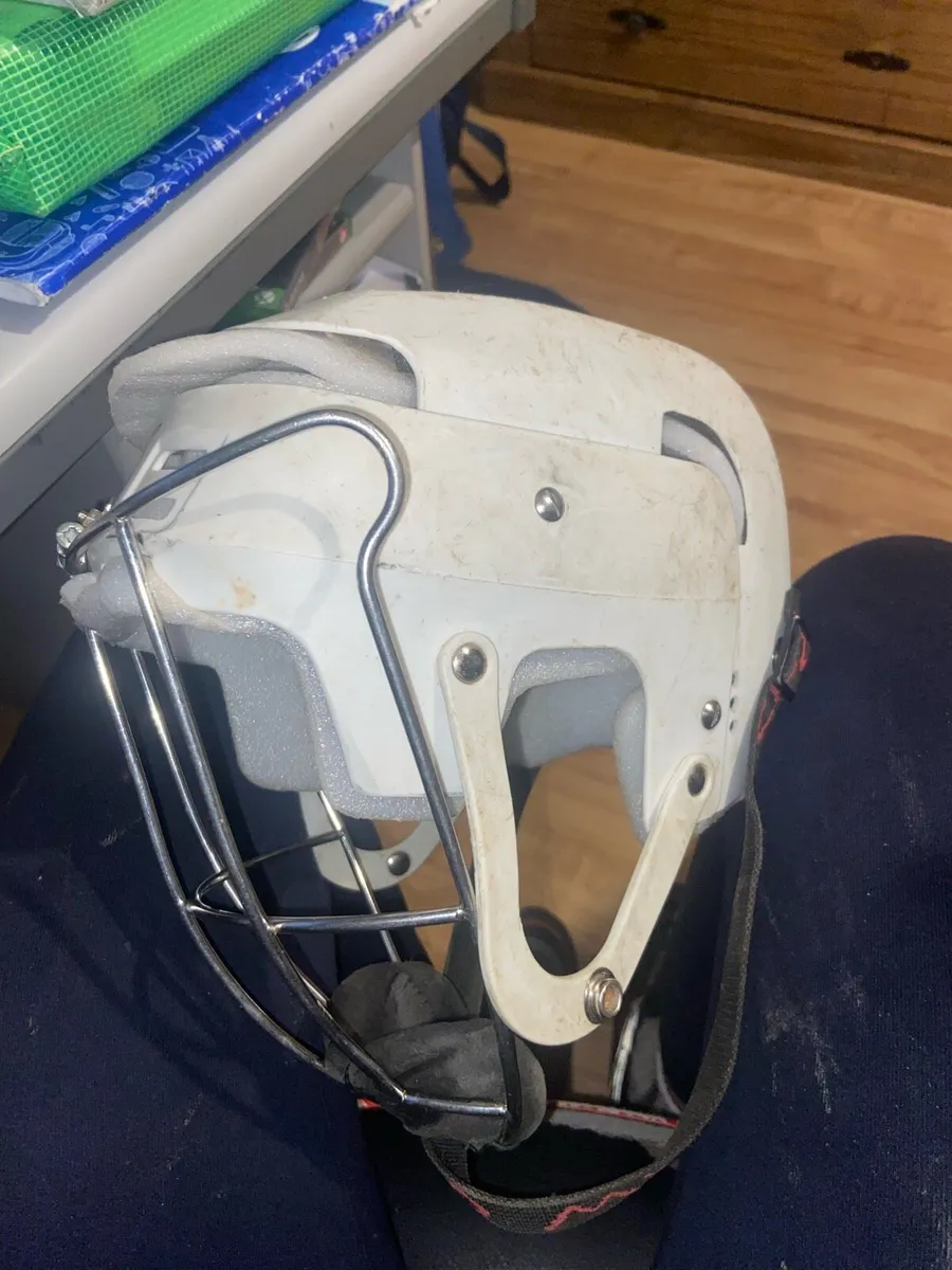 White Newstyle SK100 , Mint condition - Image 3