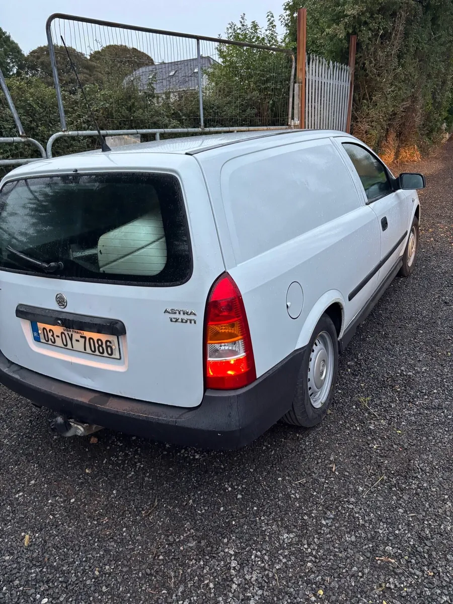 Vauxhall Astra - Image 4