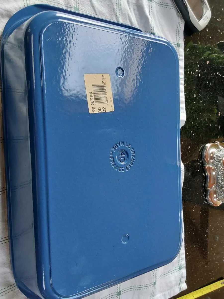 Le Creuset Cast Iron roasting dish - Image 3