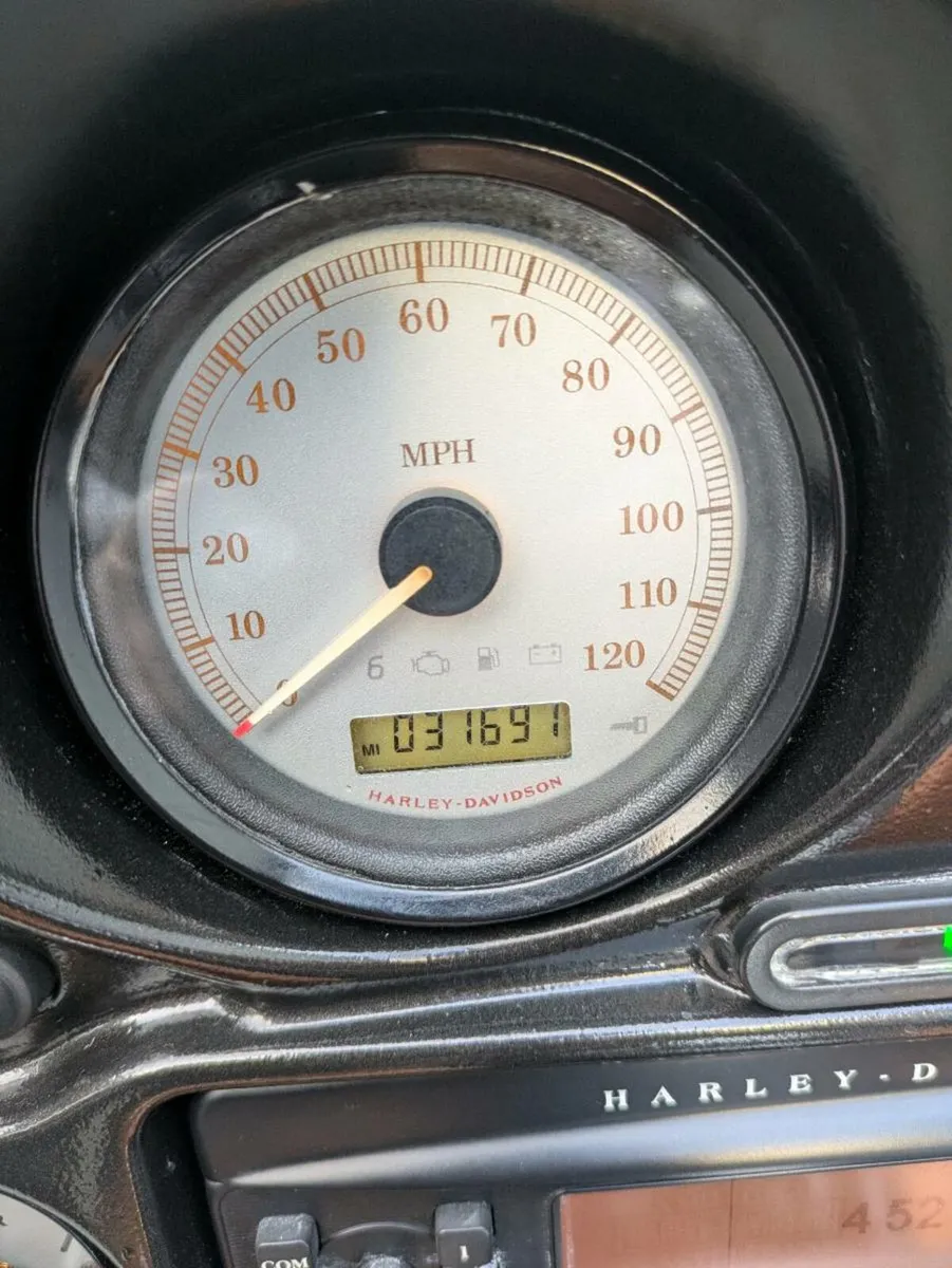 Harley Davidson Street Glide - Image 2