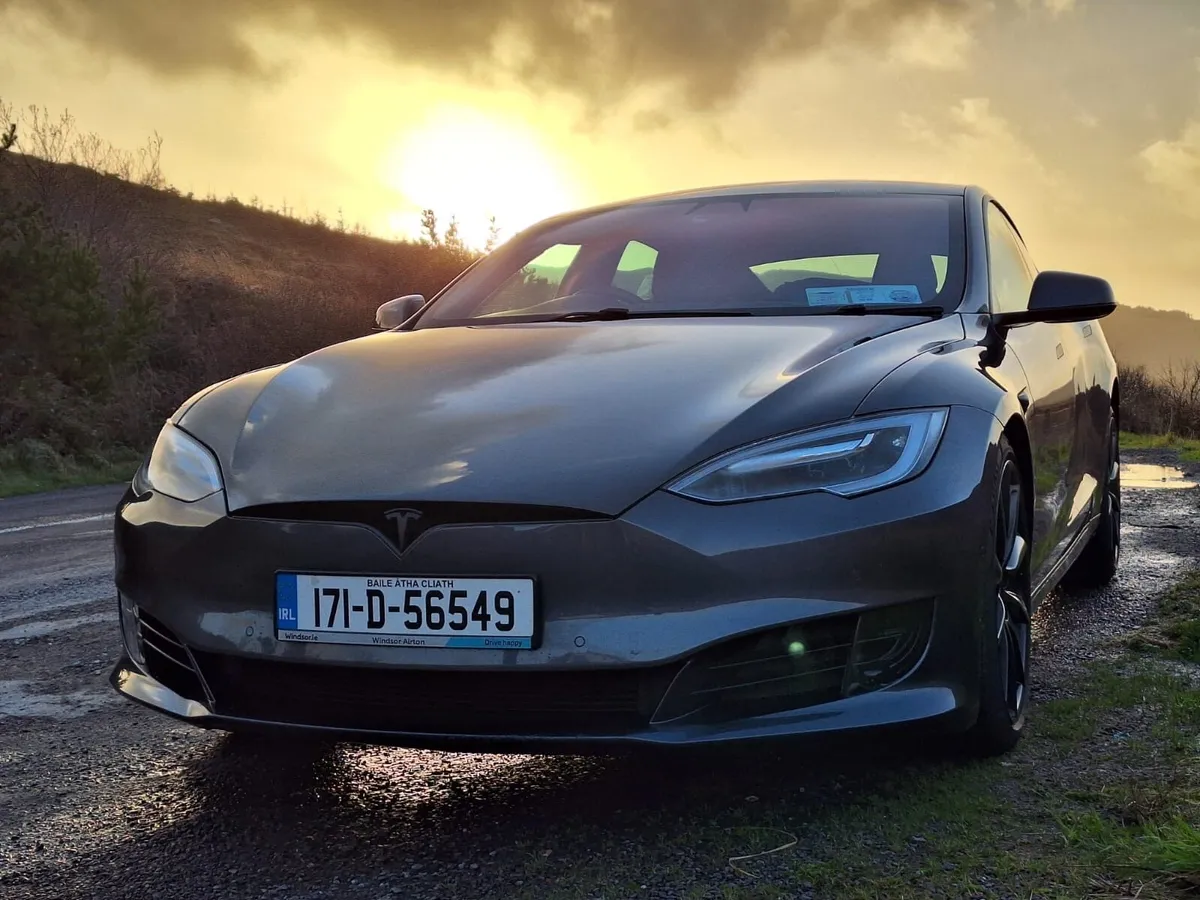 Tesla Model S - Tesla Fast Charging for Life - Image 2
