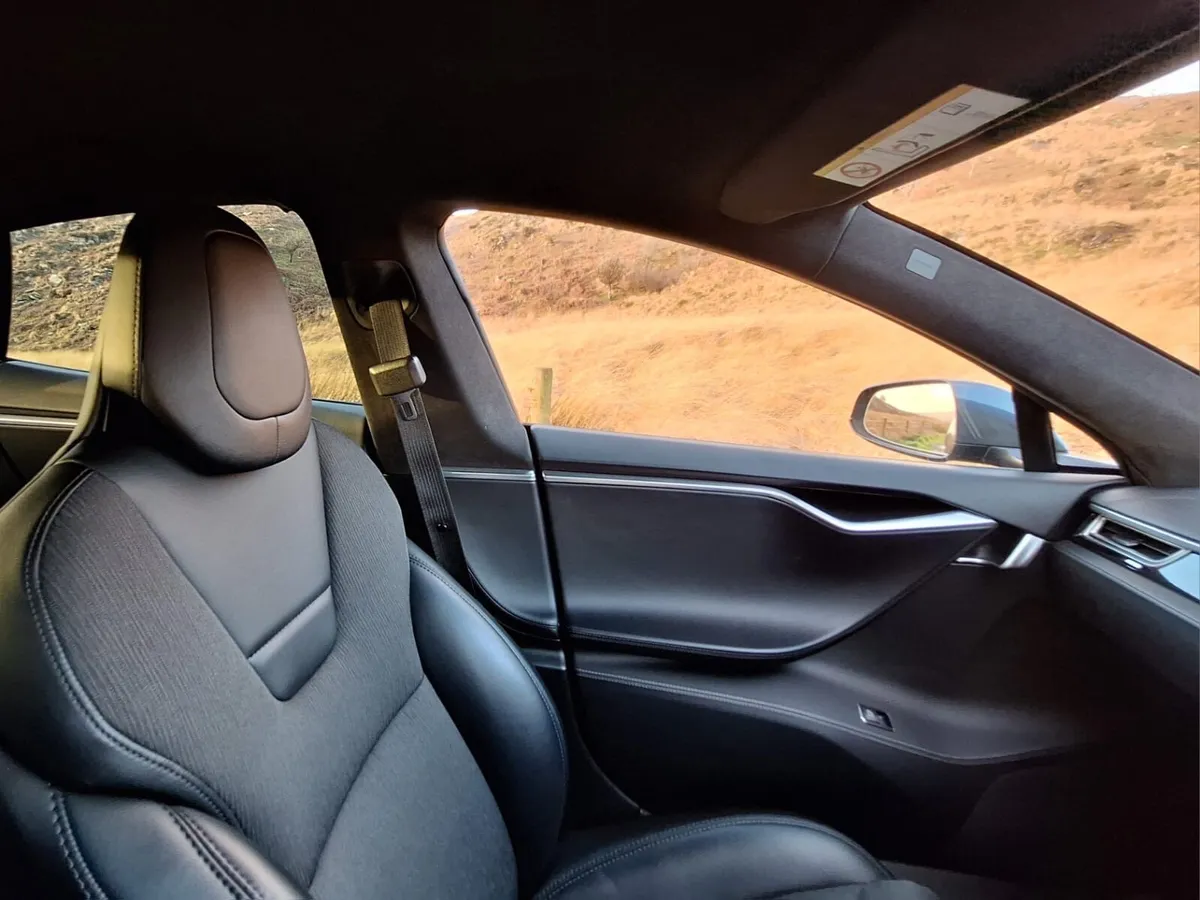 Tesla Model S - Tesla Fast Charging for Life - Image 3