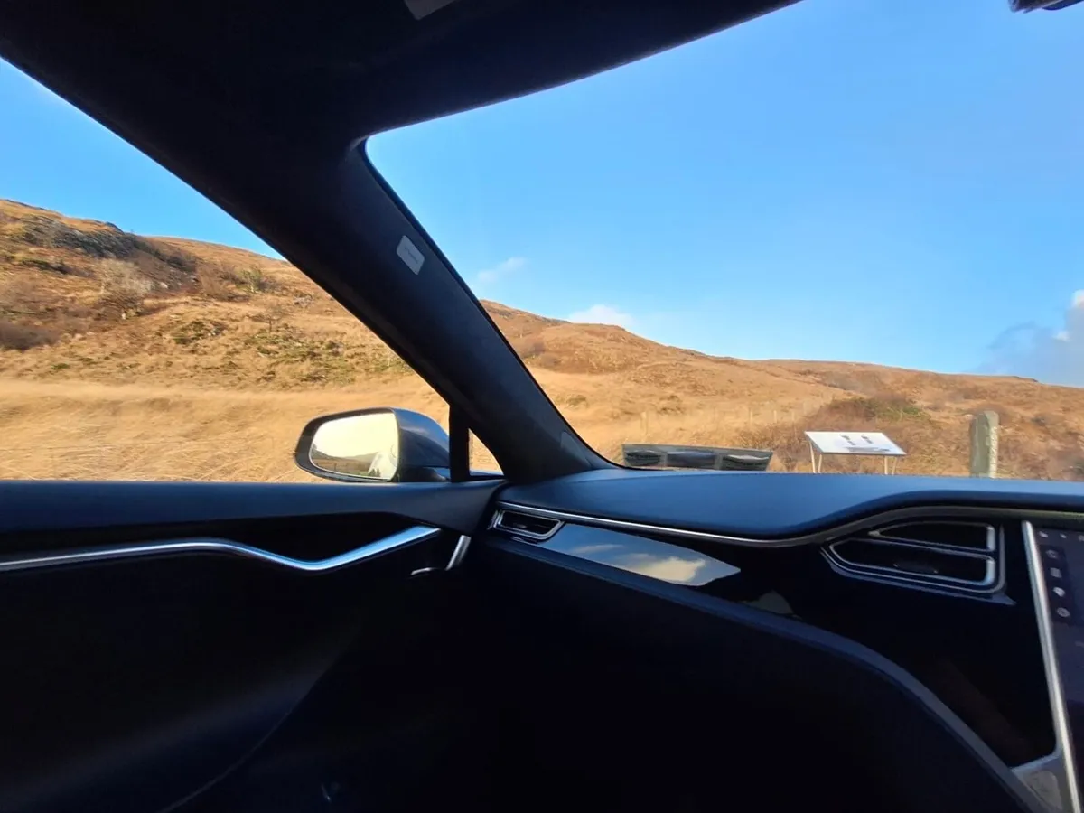 Tesla Model S - Tesla Fast Charging for Life - Image 4