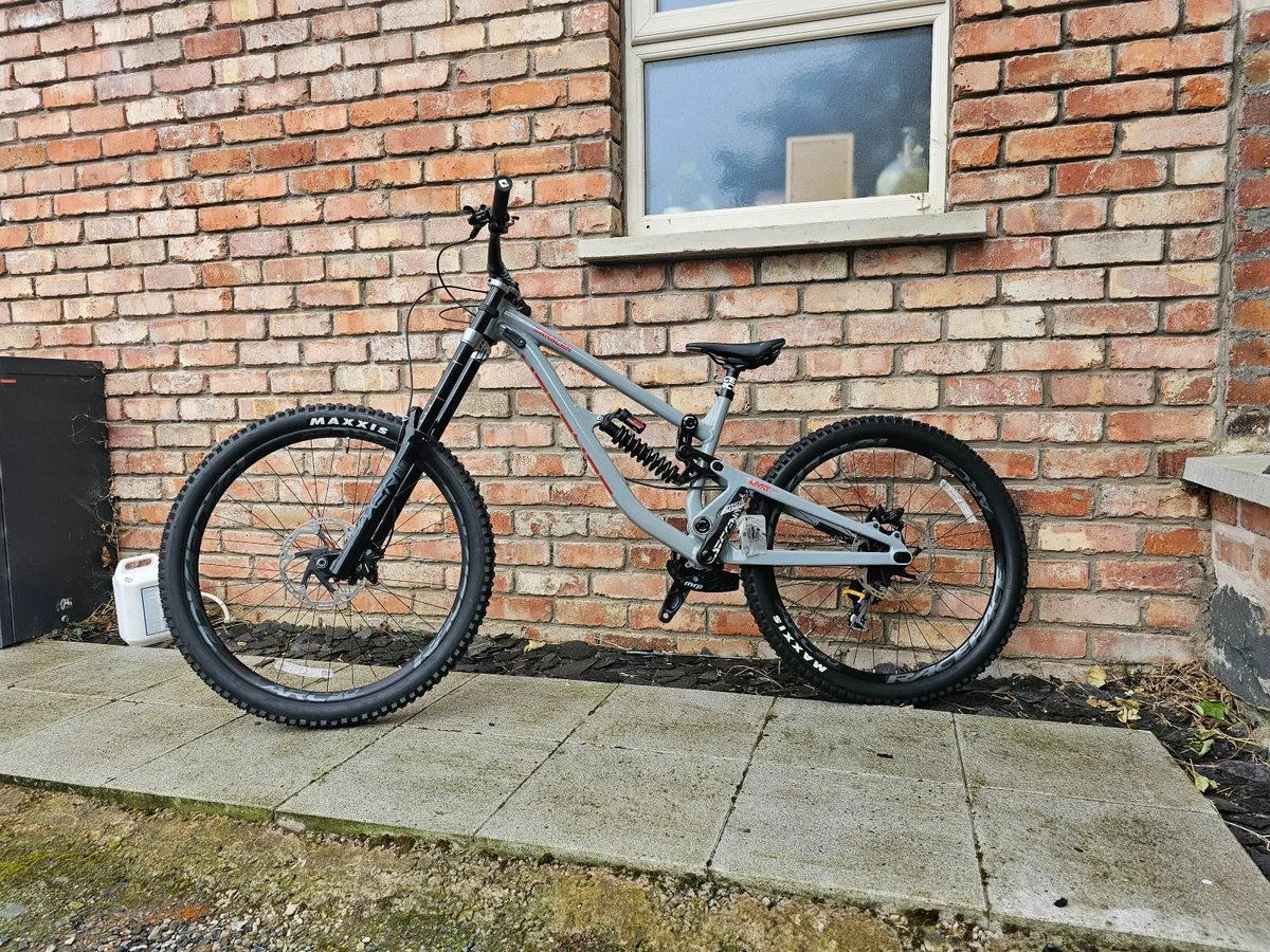 Downhill Mountain bike - Image 2