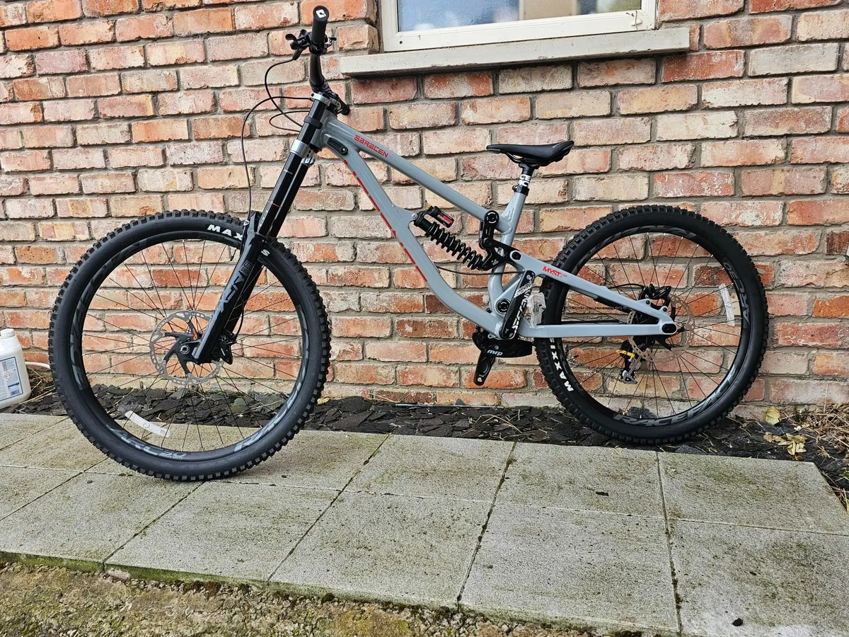 Downhill Mountain bike - Image 3