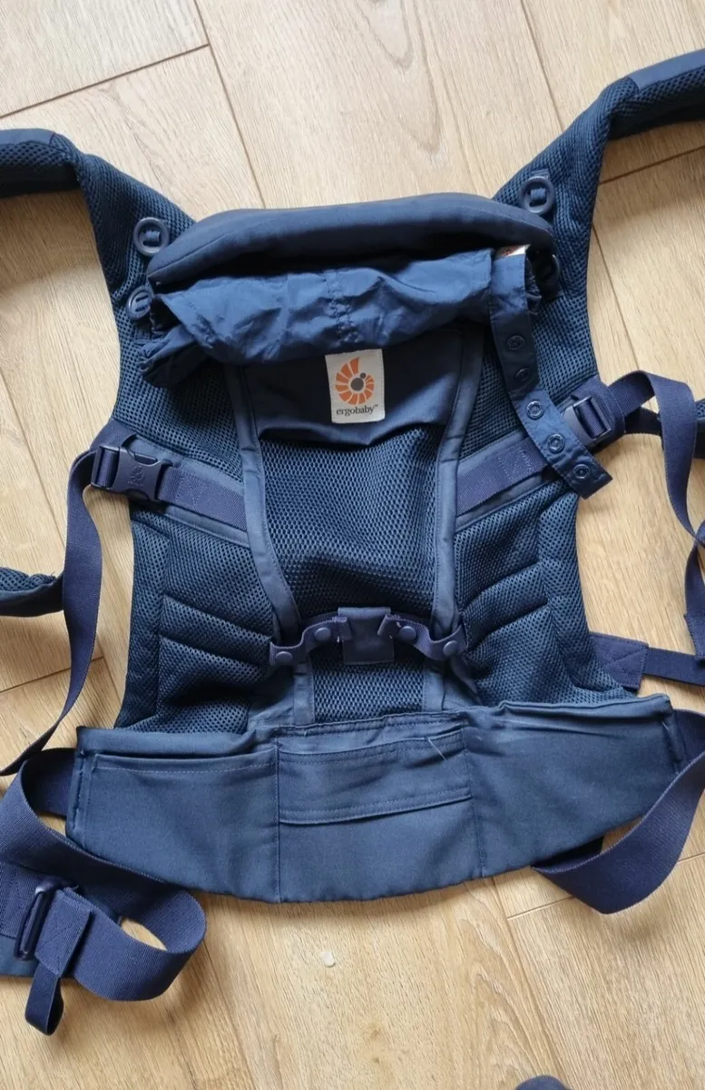 Ergobaby Adapt multi- position baby carrier