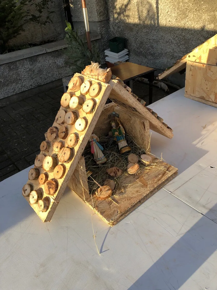 Custom Nativity Scene Manger Hand Made 2ft - Image 2