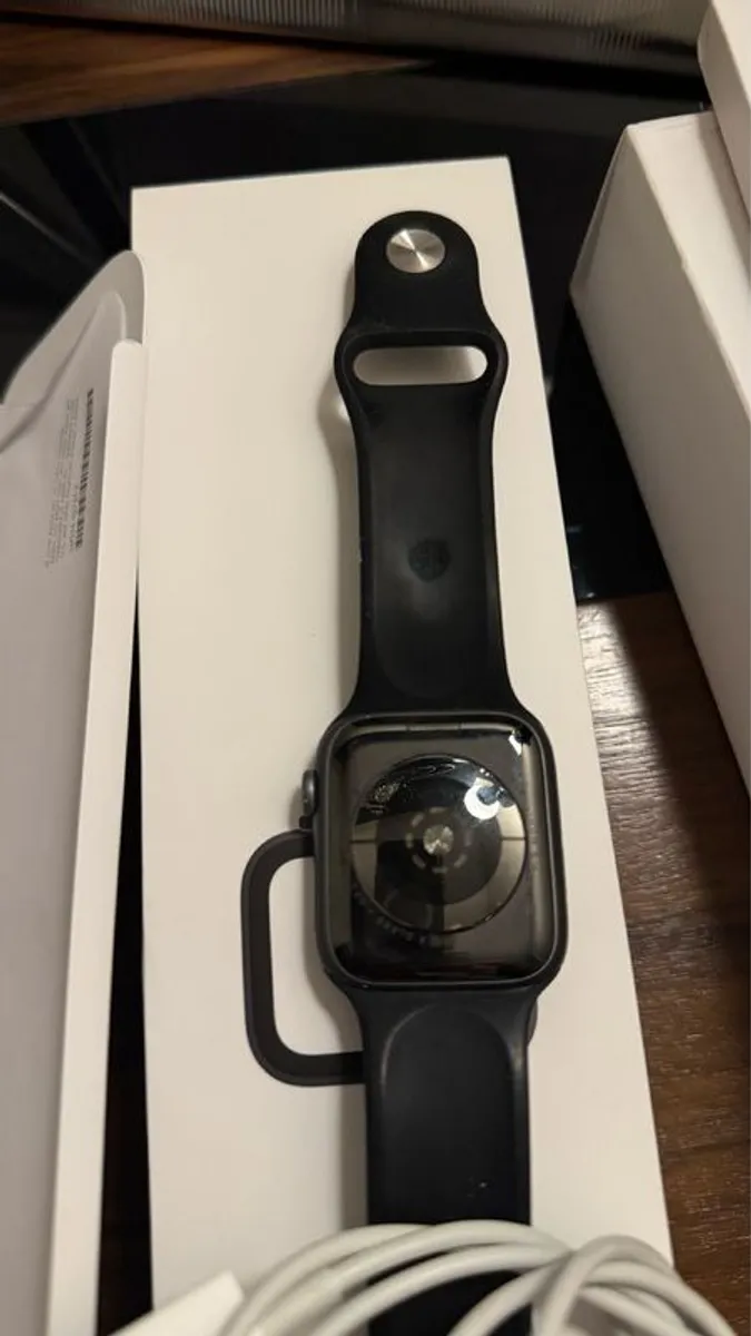 Apple Watch - Image 3