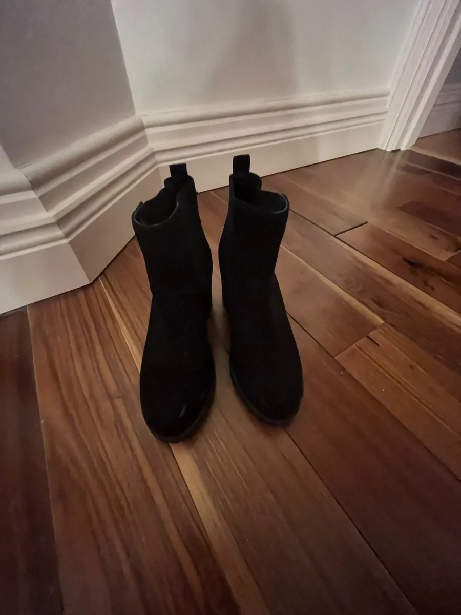 Black ankle boots - Image 2