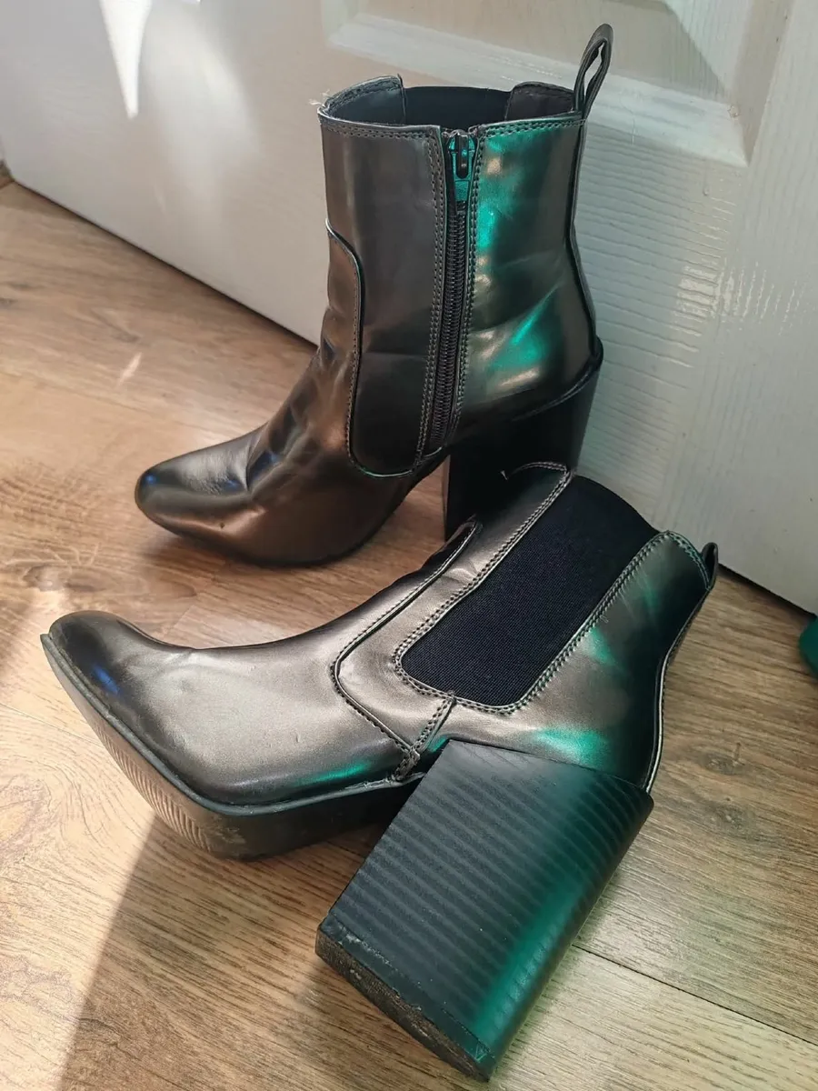 Girls/Ladies Ankle Boots Size 3 - Image 1