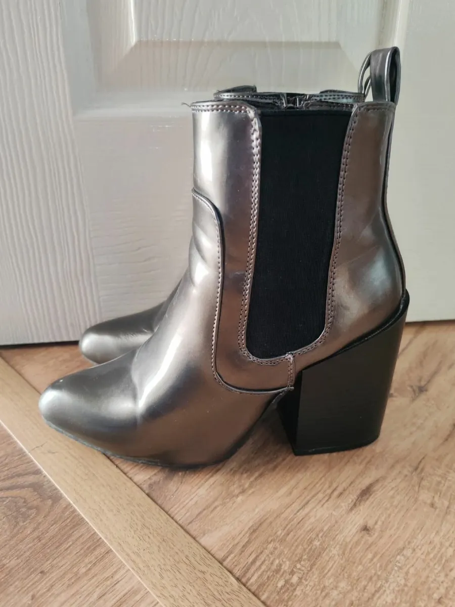 Girls/Ladies Ankle Boots Size 3 - Image 2