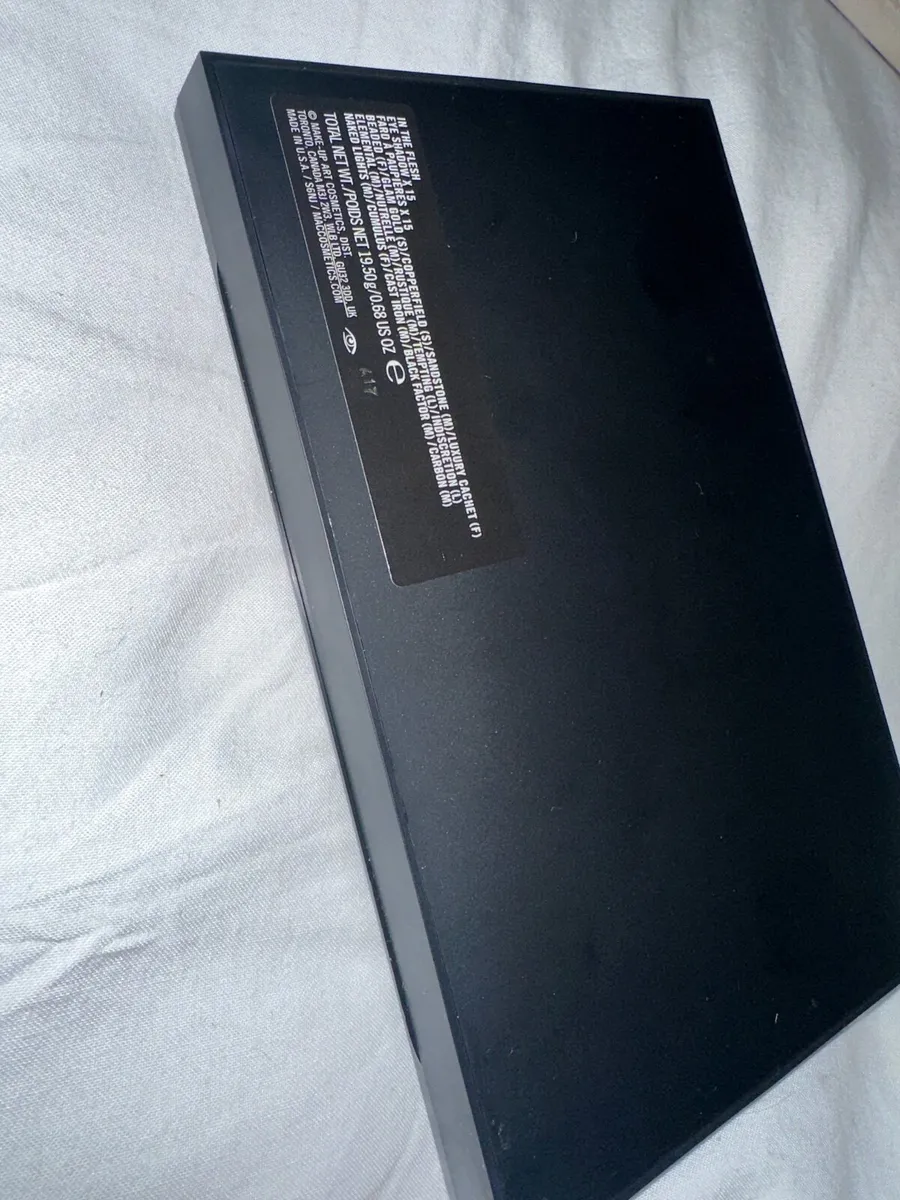 Mac In the Flesh Eye shadow Palette - Image 2