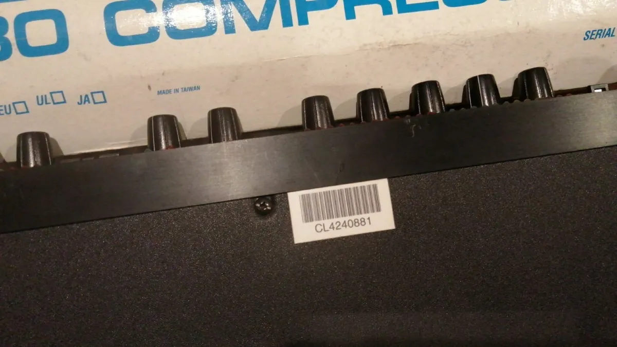 3630 Alesis compressor - Image 3
