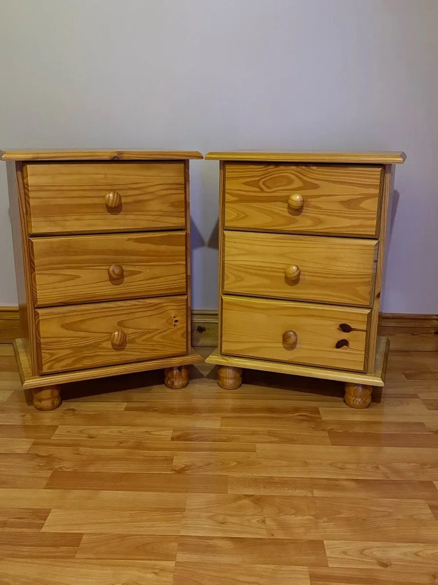 2  pine bedside lockers - Image 1