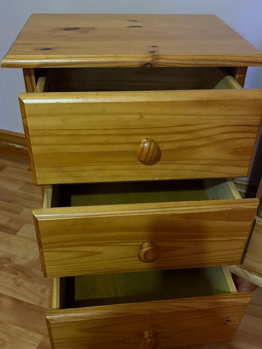 2  pine bedside lockers - Image 2