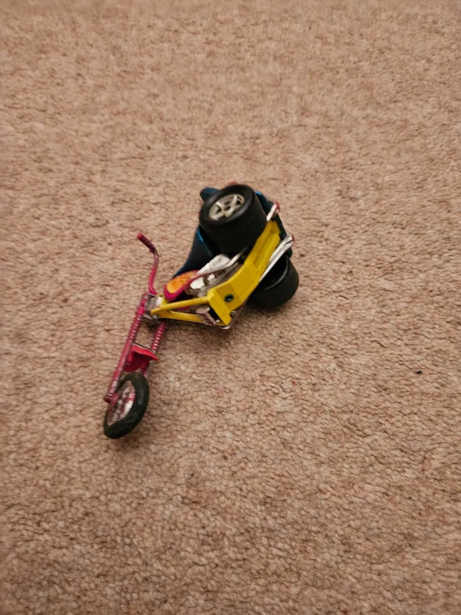 Matchbox Superkings Chopper - Image 3