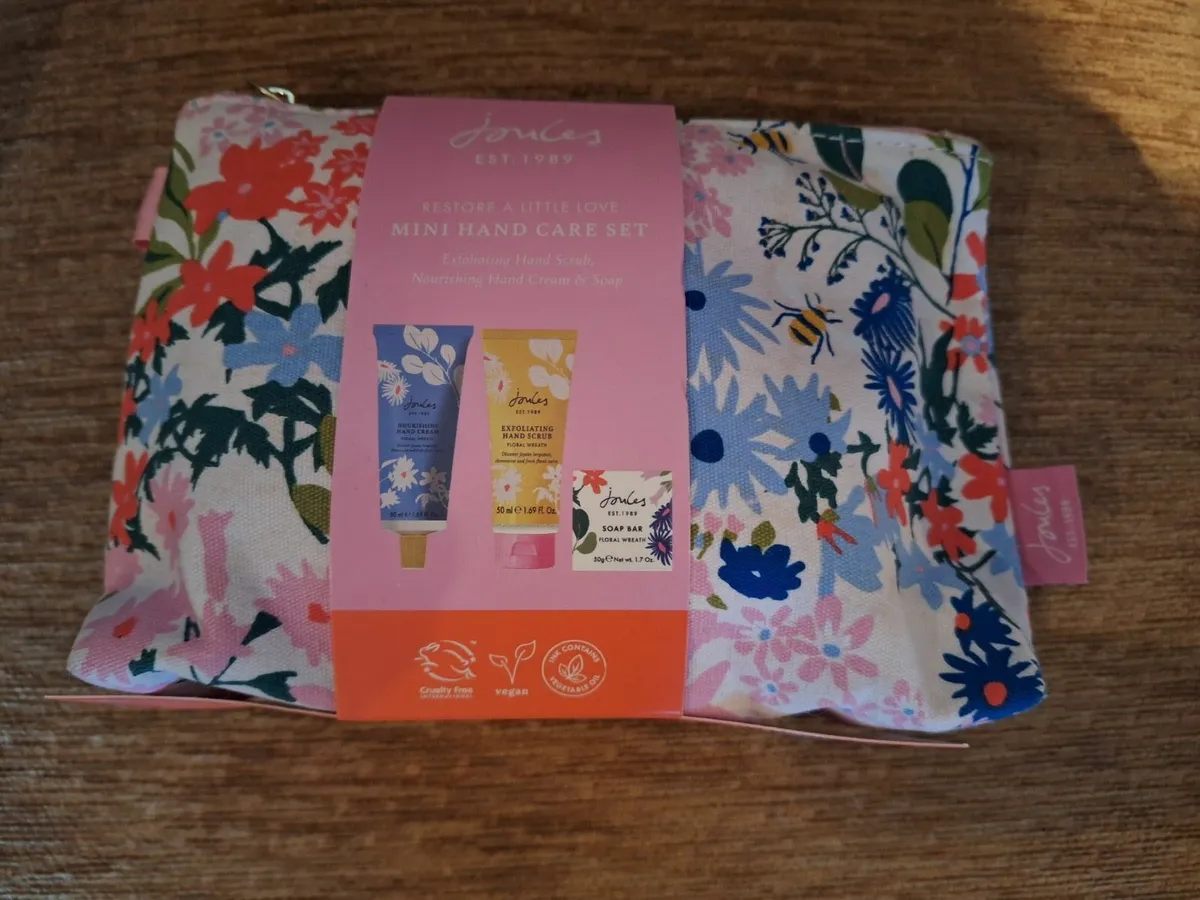 NEW Joules mini hand care set - Image 1